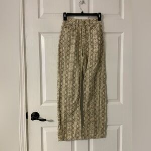 T37a- ZARA Snakeskin Straight Leg Pants